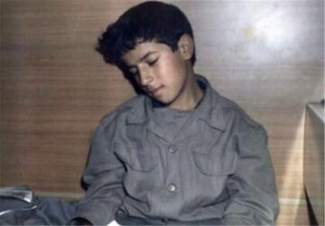 قصة الطفل الذي أبكى الإمام الشهيد السيد الخامنئي (ره)+(صور)