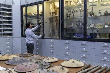 Al-Kafeel Museum of Treasures and Manuscripts at Al-Abbas Shrine begin annual inventory of its historical artifacts