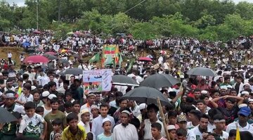 视频 | 数千名罗兴亚难民抗议孟加拉国营地生活条件恶化