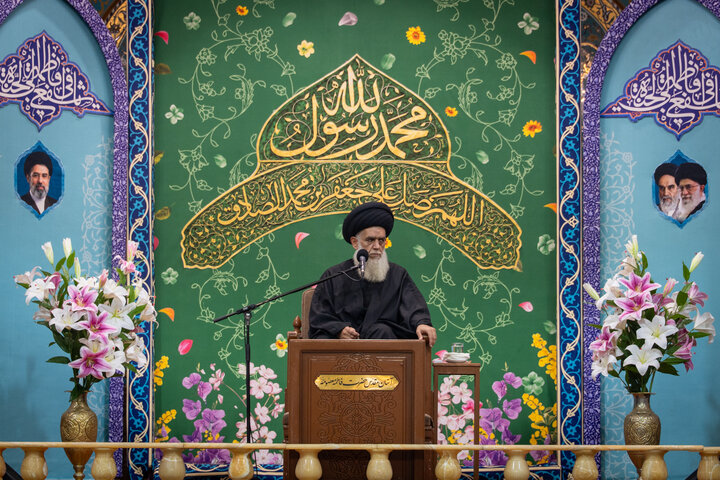دومین شب از جشن‌های هفته وحدت در حرم بانوی کرامت