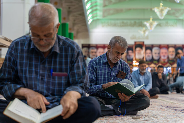 دومین شب از جشن‌های هفته وحدت در حرم بانوی کرامت