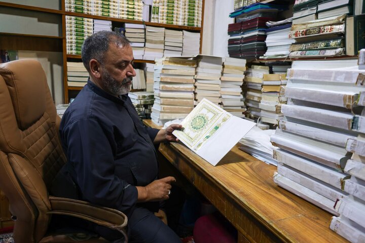 تقرير مصور/ أعمال الإدامة الدورية لكتب الأدعية والزيارات في العتبة العباسية المقدسة