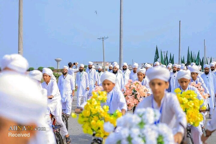 Foto / Pakistanın Qucranval şəhərində Hz. Məhəmməd Peyğəmbərin (s) Milad Günü münasibətilə mərasim
