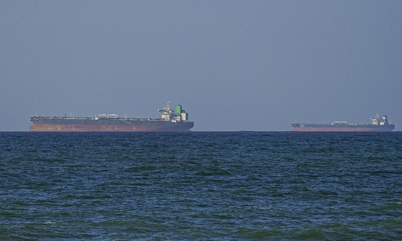 Hint Rafinerileri İran’ın Kara Listedeki Gemilerinden Uzaklaşıyor