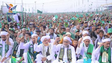 تقرير مصور/ احتشاد مليوني مهيب في مدينة الحديدة اليمنية احتفاءً بمولد الرسول الأعظم
