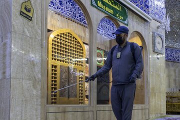تقرير مصور/ قسم الشؤون الخدمية ينفذ حملة تعفير في مقام الإمام المهدي (عجّل الله فرجه)