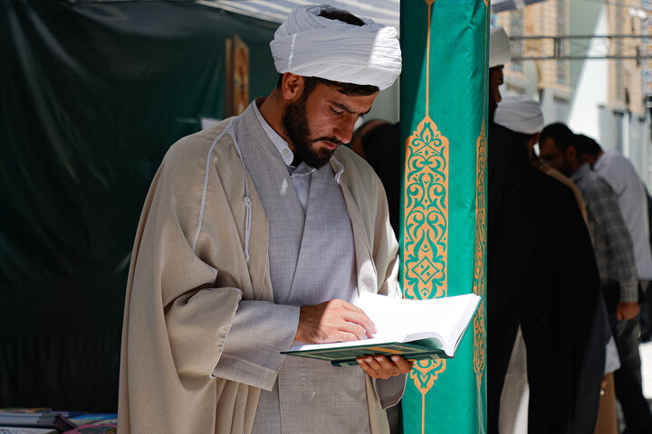 تقرير مصور/ الاعتكاف العلمي لطلاب الحوزات العلمية في حرم الإمام الرضا (ع)