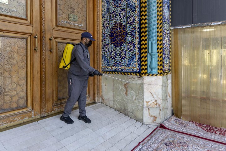 تقرير مصور/ قسم الشؤون الخدمية ينفذ حملة تعفير في مقام الإمام المهدي (عجّل الله فرجه)