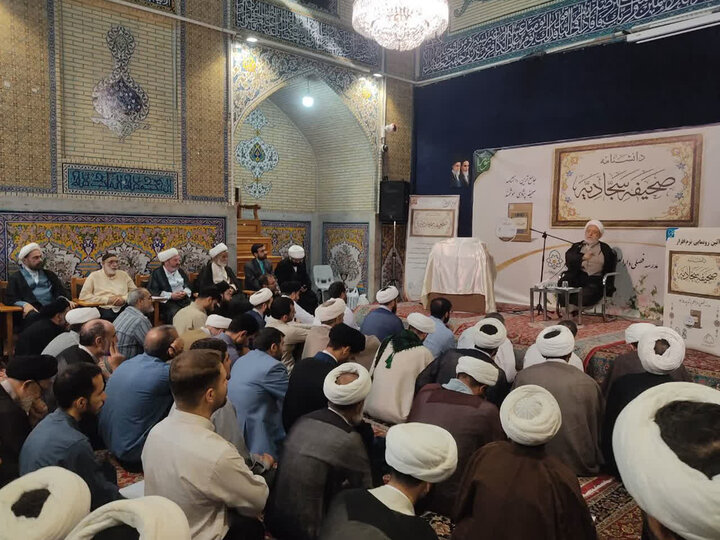 ضرورت بهره‌گیری از دانش روز در تفسیر، شرح و ترجمه آثار دینی