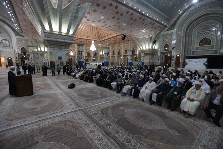 گزارش تصویری/ ادای احترام مهمانان چهلمین کنفرانس وحدت اسلامی به امام خمینی(ره)
