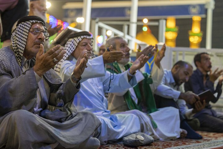 تقرير مصور/ قراءة دعاء كميل في منطقة بين الحرمين الشريفين بكربلاء المقدسة
