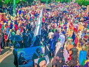নাইজেরিয়ার বিভিন্ন শহরে লক্ষ লক্ষ মানুষের অংশগ্রহণে প্রিয় নবী (সা.)-এর জন্মবার্ষিকী উপলক্ষে আনন্দ-র‍্যালি অনুষ্ঠিত হয়েছে।