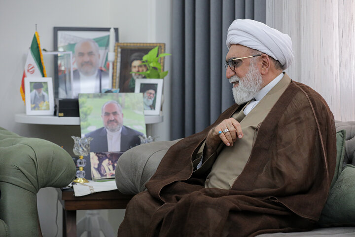 Photos: Custodian of Astan Quds Razavi meets with families of martyrs of Leader's office