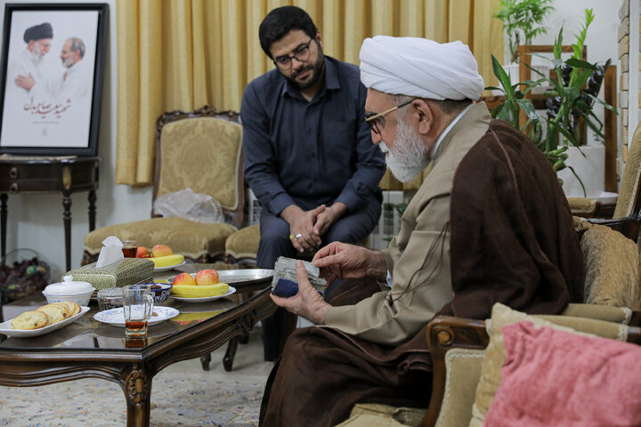 Photos: Custodian of Astan Quds Razavi meets with families of martyrs of Leader's office