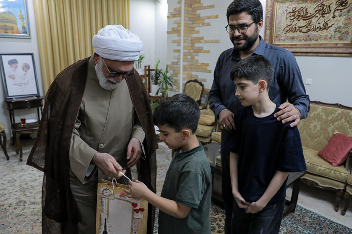 Photos: Custodian of Astan Quds Razavi meets with families of martyrs of Leader's office