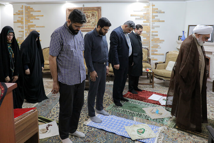Photos: Custodian of Astan Quds Razavi meets with families of martyrs of Leader's office