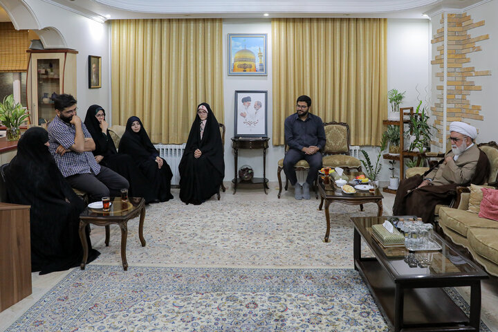 Photos: Custodian of Astan Quds Razavi meets with families of martyrs of Leader's office