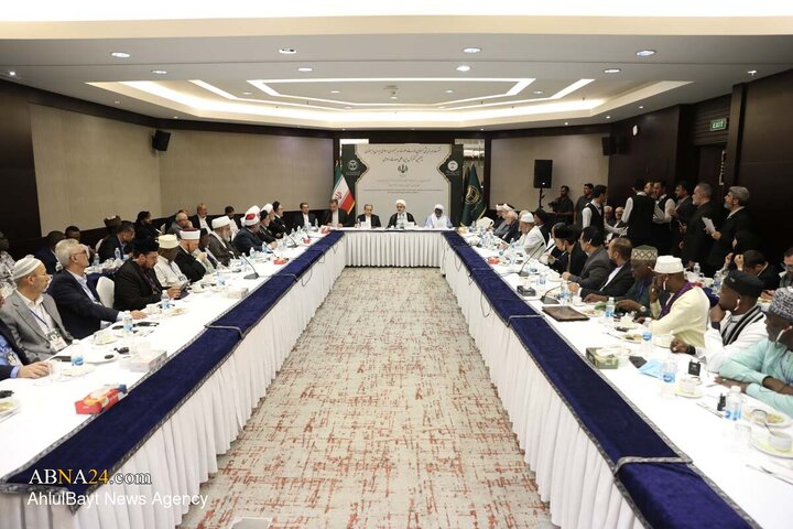 نشست هم‌اندیشی وزیر امور خارجه با میهمانان کنفرانس وحدت اسلامی