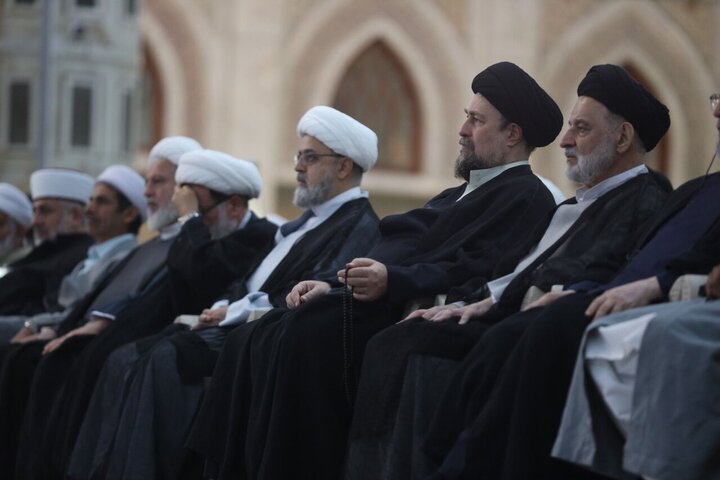تقرير مصور/ ضيوف المؤتمر الدولي الـ 40 للوحدة الإسلامية يجددون العهد بمبادئ الإمام الراحل(ص)