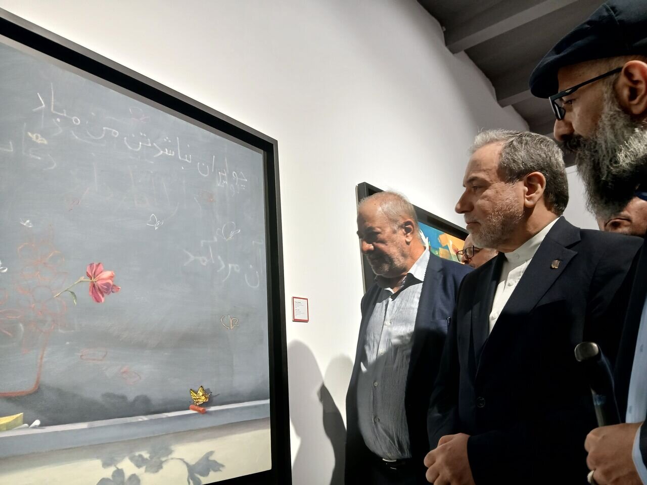 Araghchi invites foreigners to Minab School exhibition to see true human rights