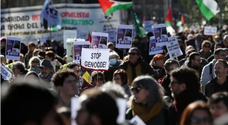 Mga Protesta sa Scotland at Spain