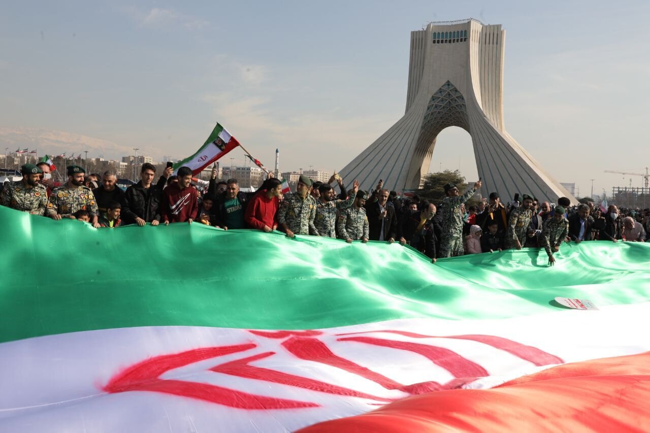 پیام انقلاب اسلامی برای انسان‌ها