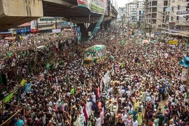 برگزاری جشن سنتی »جلوس« در بنگلادش به‌مناسبت میلاد پیامبر اکرم(ص)  + تصاویر