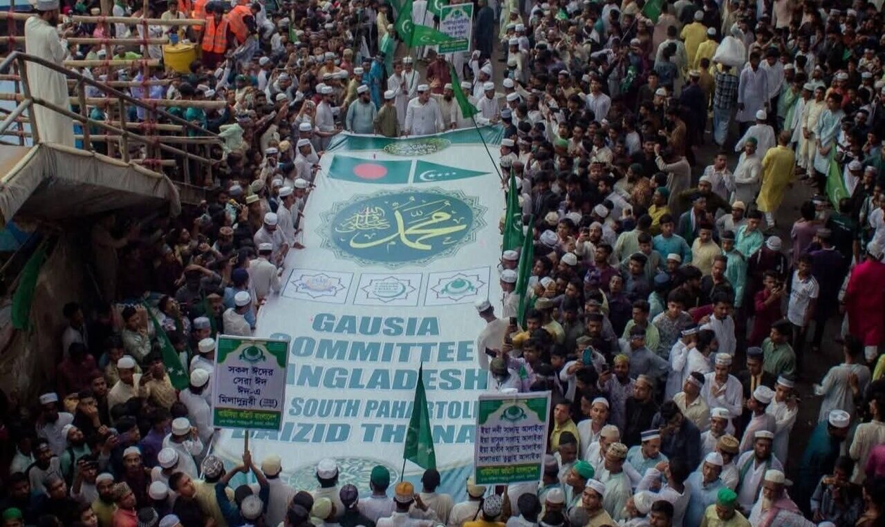 برگزاری جشن سنتی »جلوس« در بنگلادش به‌مناسبت میلاد پیامبر اکرم(ص)  + تصاویر