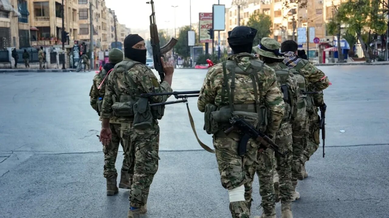 Suriye’nin güneyinde gerilim: Kimliği belirsiz gruplar Süveyda’da çatıştı