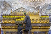تقرير مصور/ تزيين شباك مرقد أبي الفضر العباس (ع) الطاهر بذكرى ولادة الصادقَين (ع)