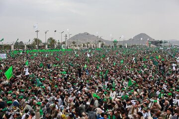 تقرير مصور/ احتفال المسلمين في أنحاء العالم بمناسبة ولادة النبي (ص)