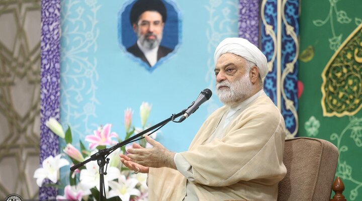 محبت پیامبر اکرم(ص) باید در رفتار اجتماعی و خانوادگی مردم ظهور پیدا کند