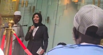 Video| Gobernador ng New York, Nag-hijab sa Moske