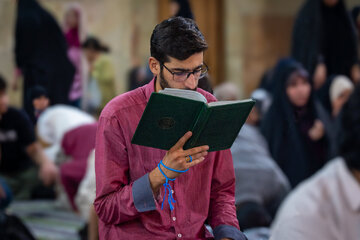 Informe fotográfico | El ambiente en el Santuario de la Excelencia Fátima Masuma (PB) en la noche del 17 de Rabi al-Awwal