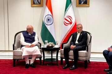 بھارتی وزیرِ اعظم مودی نے صدر پزشکیان سے ملاقات کی