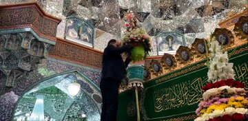 Video | Peyğəmbərin (s) və İmam Sadiqin (ə) mövludu münasibətilə Müqəddəs Xanımın (s) hərəmində xütbə oxumaq və gül bəzəmək mərasimi