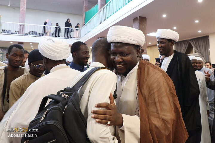 Photos: Turban-wearing ceremony for seminary students on birth anniversary of Prophet Muhammad (PBUH) and Imam Ja'far al-Sadiq (a.s.)