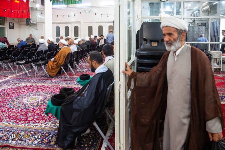 Photos: Turban-wearing ceremony for seminary students on birth anniversary of Prophet Muhammad (PBUH) and Imam Ja'far al-Sadiq (a.s.)