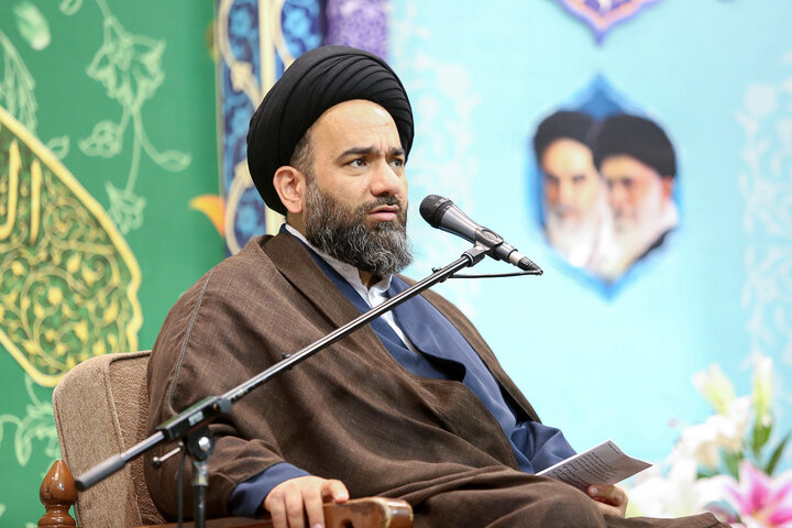 بزرگداشت دولتمردان شهید در حرم مطهر بانوی کرامت