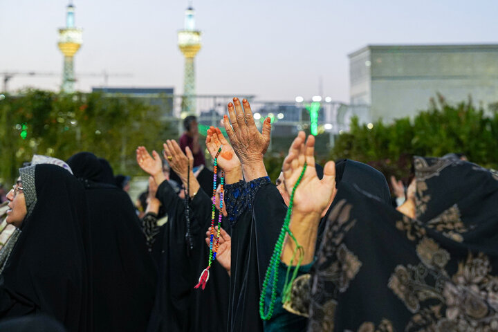 Photos: Imam Reza Holy Shrine on eve of birth of the Holy Prophet (PBUH) and Imam Sadiq (a.s.)