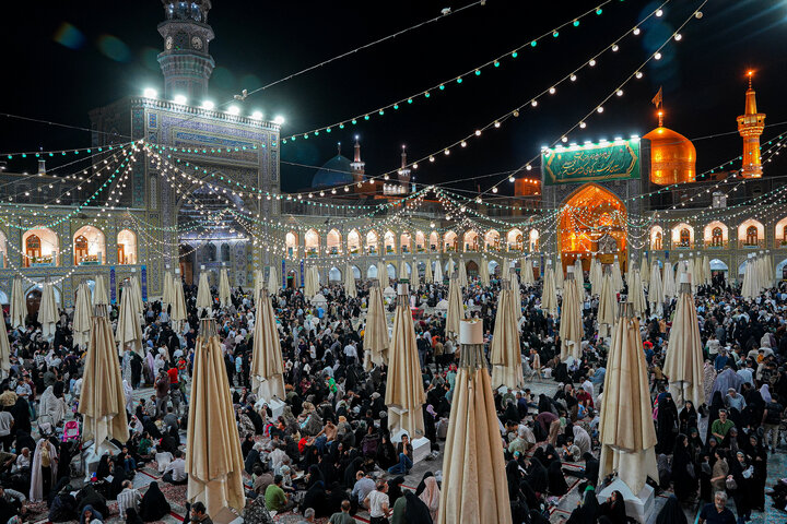 Photos: Imam Reza Holy Shrine on eve of birth of the Holy Prophet (PBUH) and Imam Sadiq (a.s.)