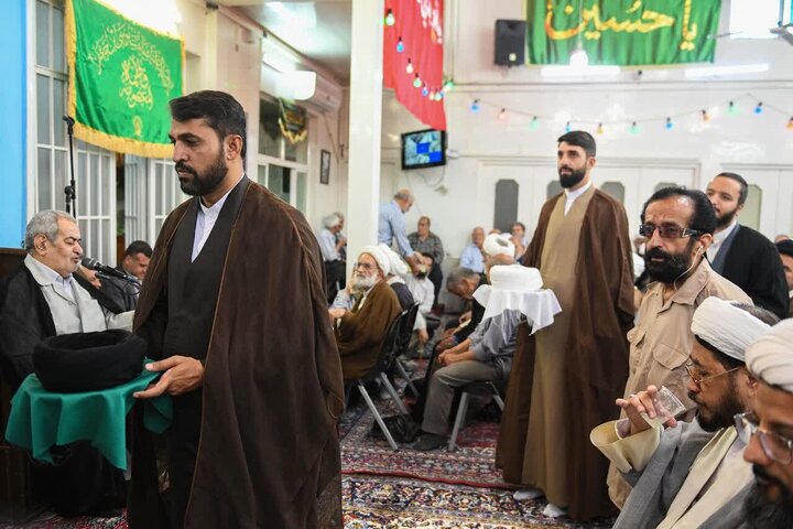 Peyğəmbərin və İmam Sadiqin milad Bayramında Ayətullah Fazil Lənkərani din tələbələrini əmmamə ilə təltif etdi \ Foto