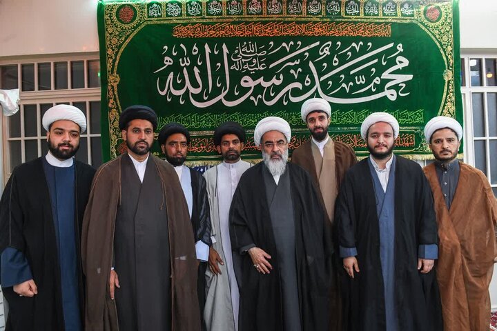 Peyğəmbərin və İmam Sadiqin milad Bayramında Ayətullah Fazil Lənkərani din tələbələrini əmmamə ilə təltif etdi \ Foto
