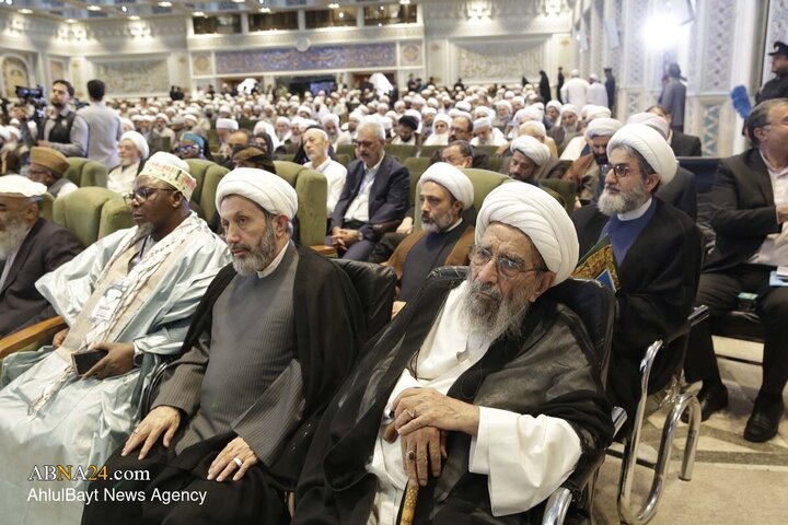 آیین اختتامیه کنفرانس وحدت اسلامی در حرم مطهر رضوی