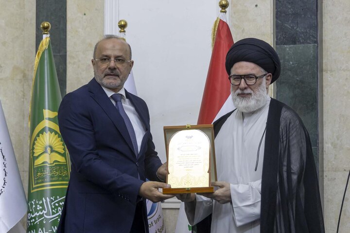 تقرير مصور/ اختتام فعاليات مؤتمر القرآن والعترة الدولي الأوّل وتكريم المساهمين في محافظة بابل بالعراق