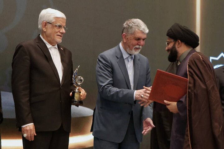 گزارش تصویری/ نخستین جایزه دیپلماسی فرهنگی و عمومی جمهوری اسلامی ایران