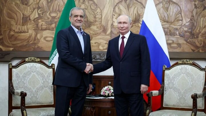 Putin'den Pezeşkiyan'a destek mesajı: "Zor koşullarda İran'ın yanındayız"