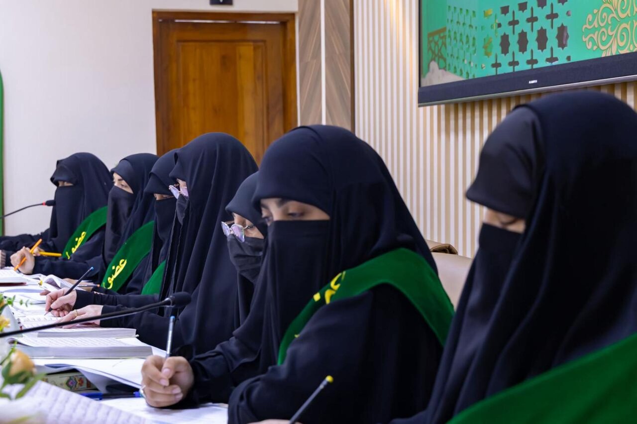 
Female Quran Memorizers Showcase Precision and Mastery in ‘Ashraq Bashair Al‑Rahma’ Final Qualifiers 
