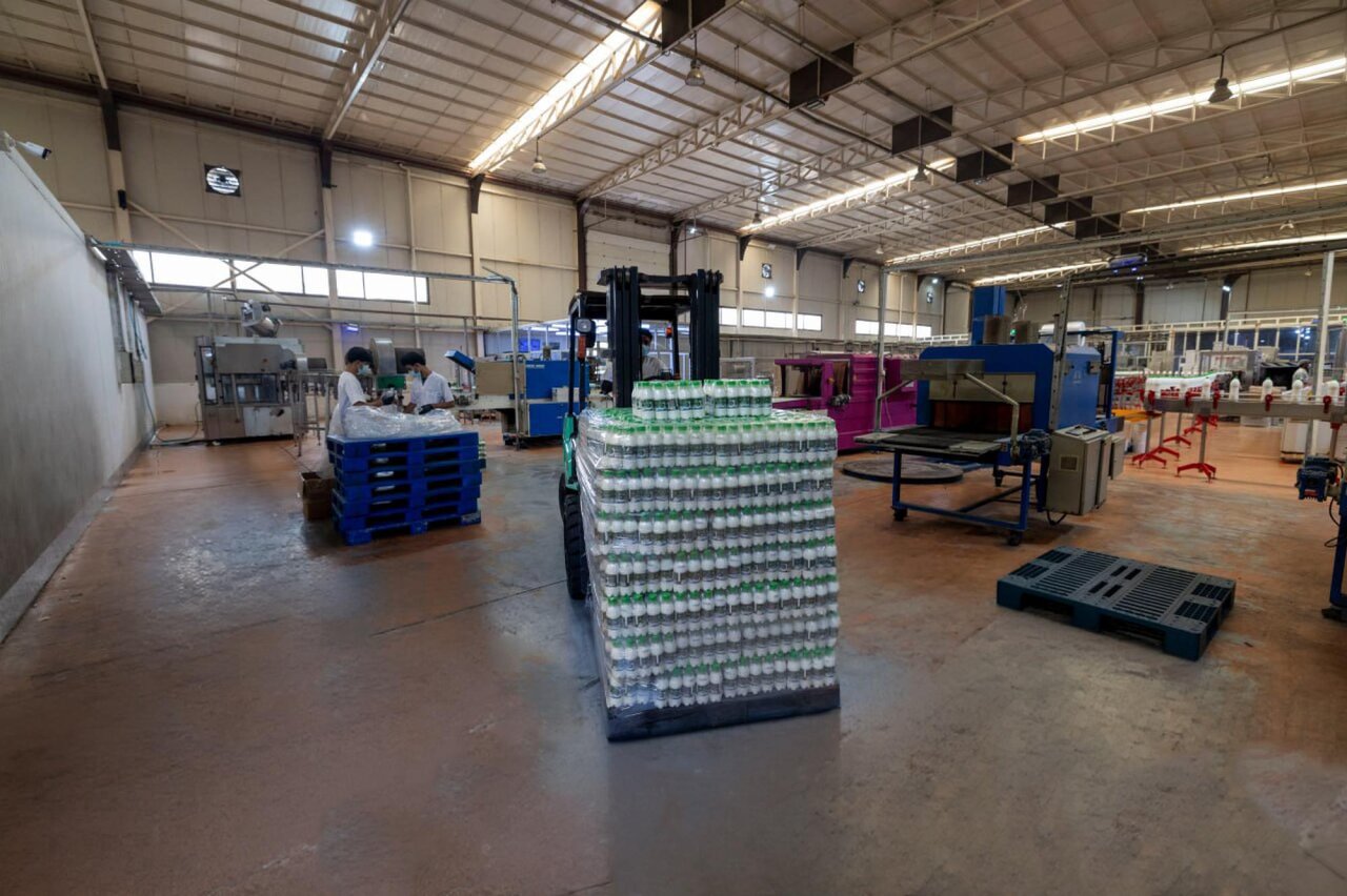Al-Kafeel Company explains the stages of milk and yogurt production
