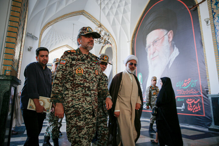 Photos: Commander of Iran Army Air Defense Force visits Imam Reza Holy Shrine